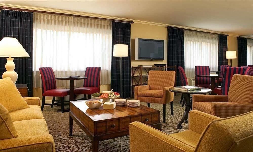 Sheraton Framingham Hotel & Conference Center Zewnętrze zdjęcie